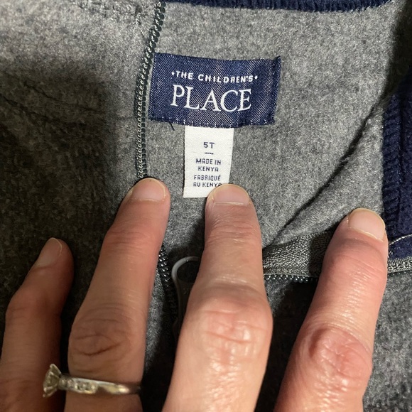 Children’s Place fleece sweater 5T boy - Picture 2 of 4
